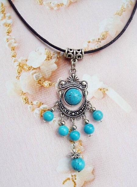 Lucky featured turquoise pendant necklace silver pendant